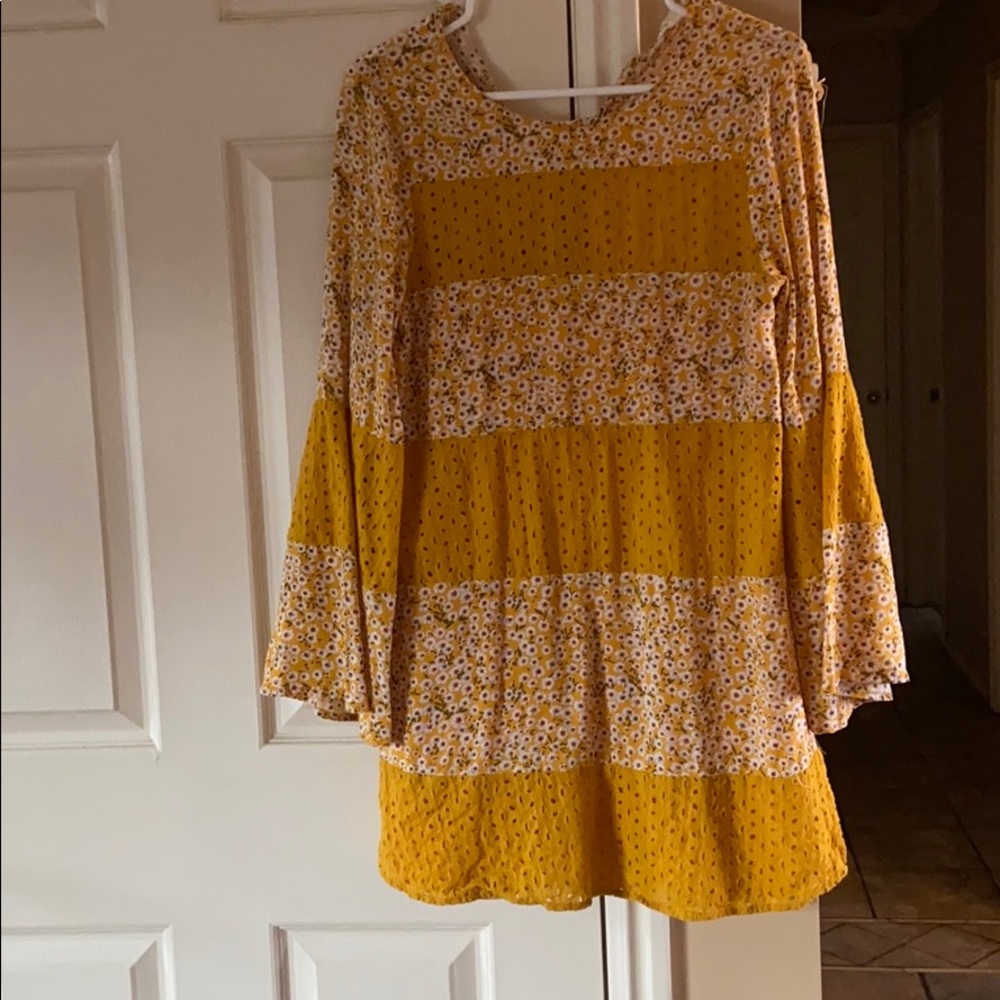 Yellow bell sleeve summer dress